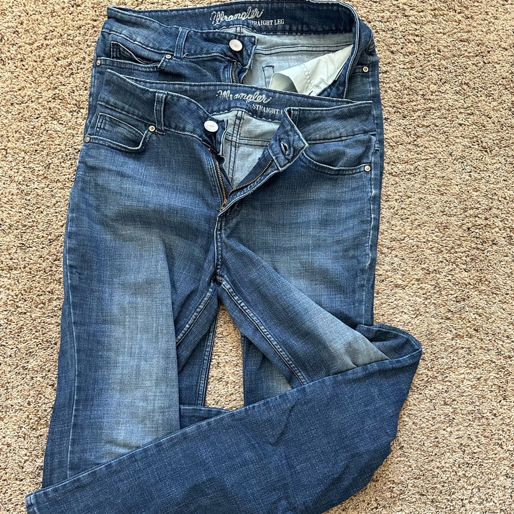 Wrangler Women’s Straight Leg Jeans